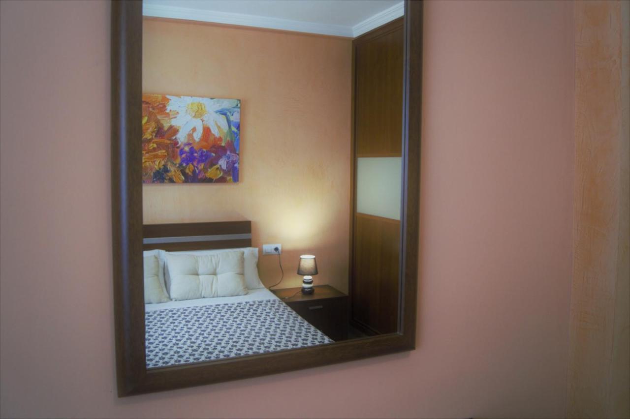 Amplio Piso 8 Mts Mezquita - Wifi - A/C - Parking Cordoba Ngoại thất bức ảnh